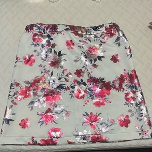 Floral Women's Skirt - Pink and White